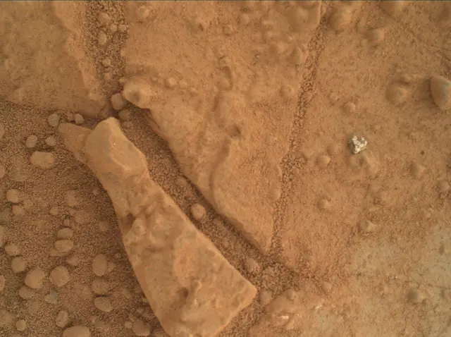 Sol 162: Mars Hand Lens Imager (MAHLI)