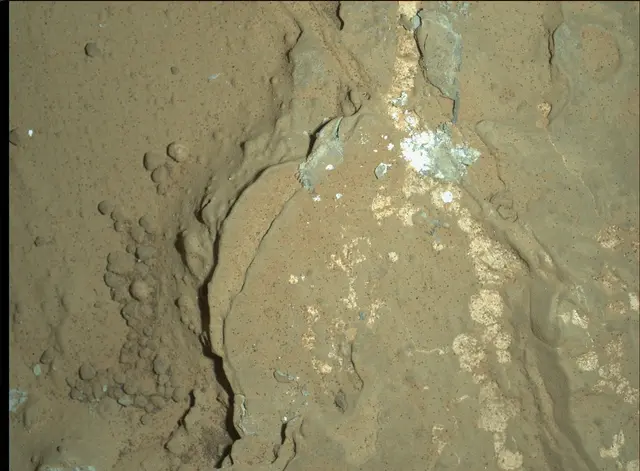 Sol 165: Mars Hand Lens Imager (MAHLI)