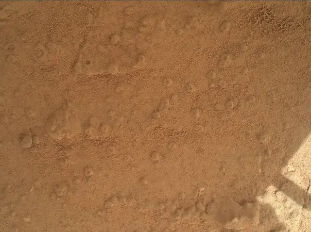 Sol 169: Mars Hand Lens Imager (MAHLI)