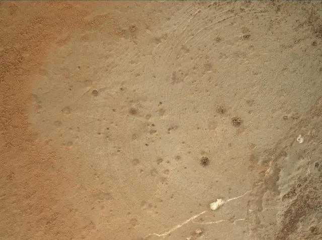 Sol 173: Mars Hand Lens Imager (MAHLI)