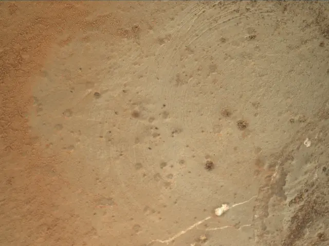 Sol 173: Mars Hand Lens Imager (MAHLI)
