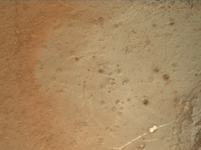 Sol 173: Mars Hand Lens Imager (MAHLI)
