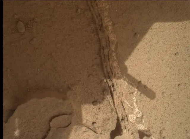 Sol 173: Mars Hand Lens Imager (MAHLI)