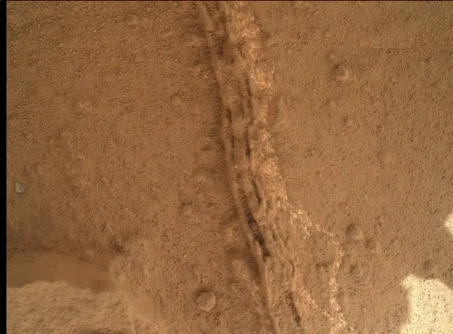 Sol 173: Mars Hand Lens Imager (MAHLI)