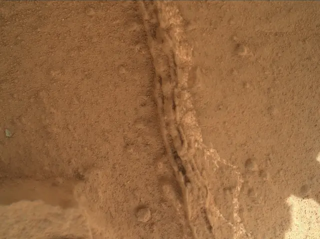 Sol 173: Mars Hand Lens Imager (MAHLI)