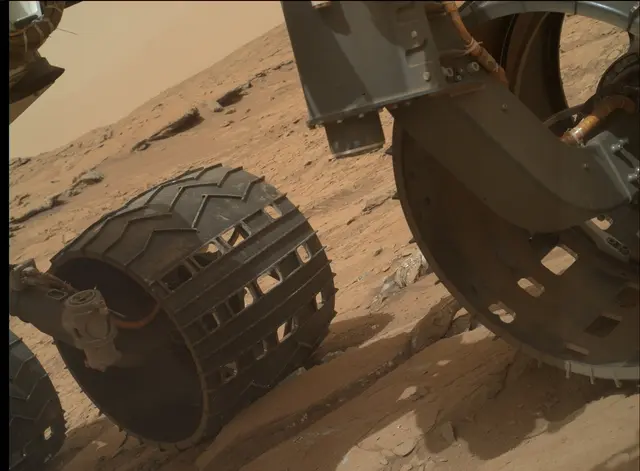 Sol 177: Mars Hand Lens Imager (MAHLI)