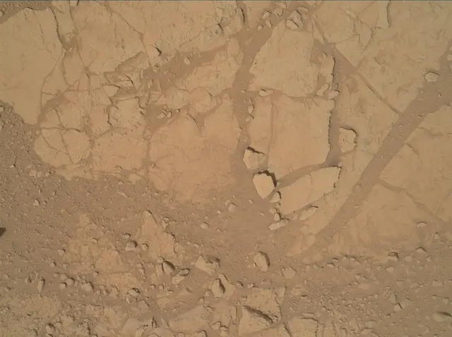 Sol 177: Mars Hand Lens Imager (MAHLI)