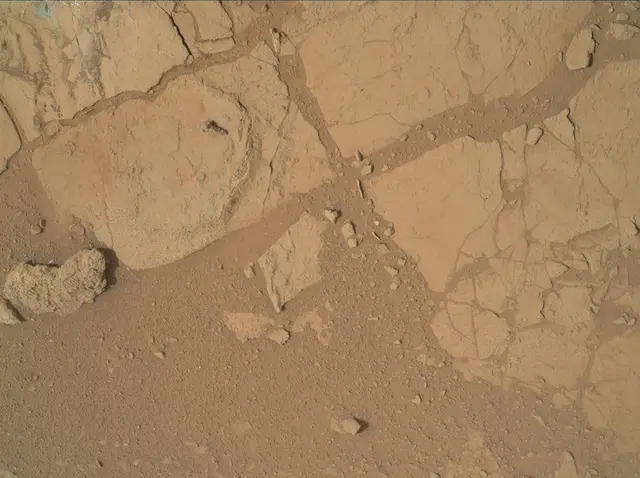 Sol 177: Mars Hand Lens Imager (MAHLI)