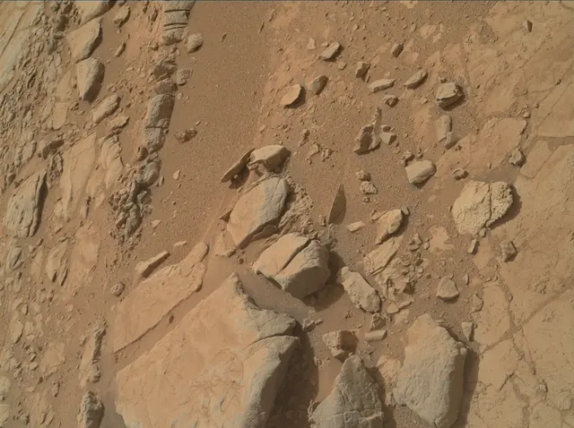 Sol 177: Mars Hand Lens Imager (MAHLI)