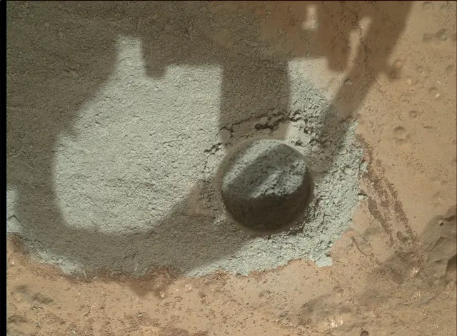 Sol 180: Mars Hand Lens Imager (MAHLI)