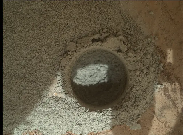 Sol 180: Mars Hand Lens Imager (MAHLI)