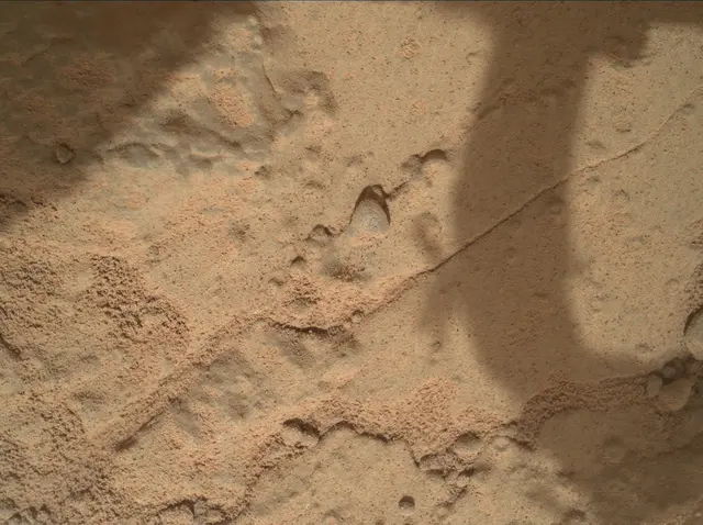 Sol 181: Mars Hand Lens Imager (MAHLI)