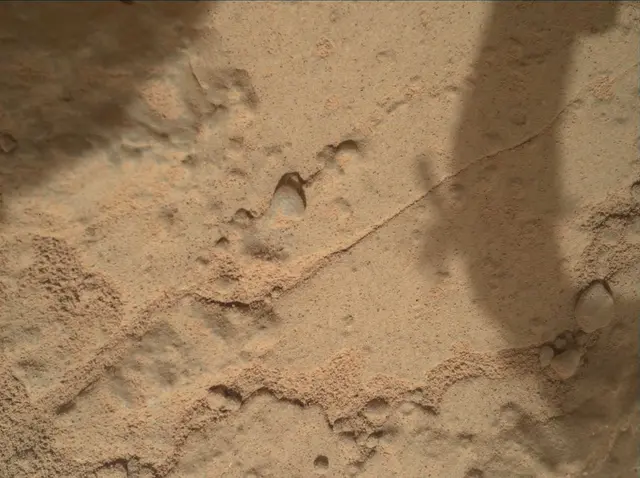 Sol 181: Mars Hand Lens Imager (MAHLI)