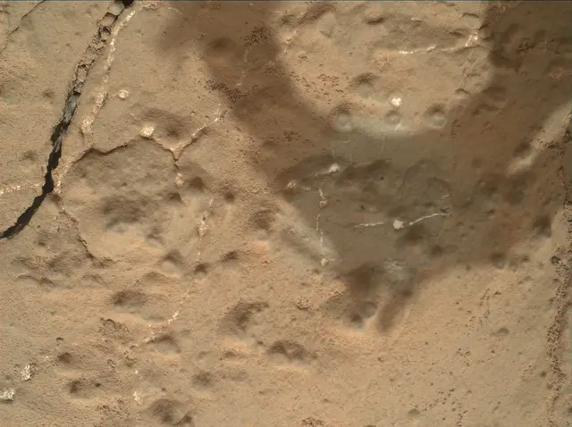 Sol 181: Mars Hand Lens Imager (MAHLI)