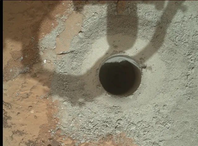 Sol 182: Mars Hand Lens Imager (MAHLI)