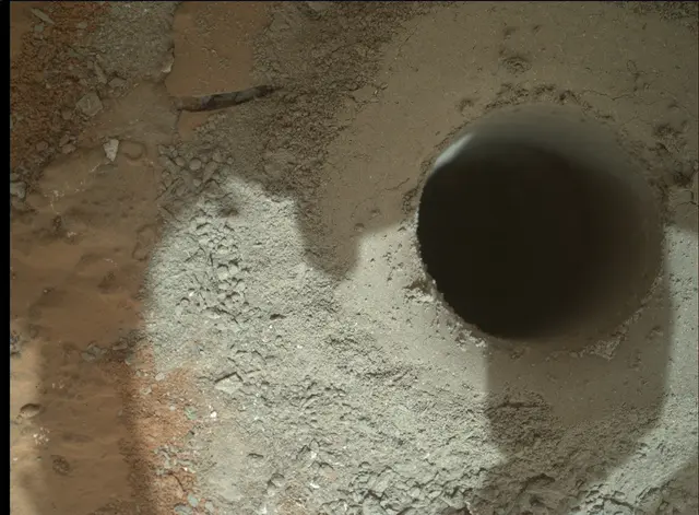 Sol 182: Mars Hand Lens Imager (MAHLI)