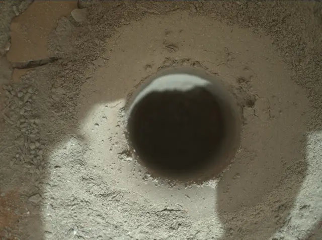 Sol 182: Mars Hand Lens Imager (MAHLI)