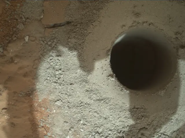 Sol 182: Mars Hand Lens Imager (MAHLI)