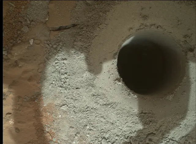 Sol 182: Mars Hand Lens Imager (MAHLI)