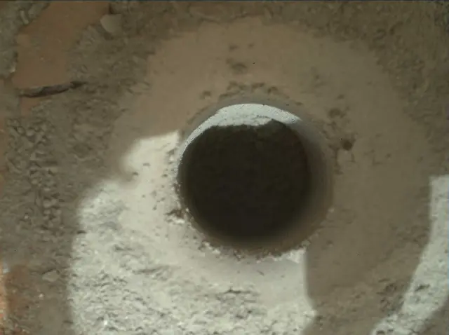 Sol 182: Mars Hand Lens Imager (MAHLI)