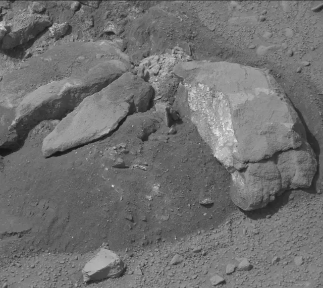 Sol 187: Mast Camera (Mastcam)