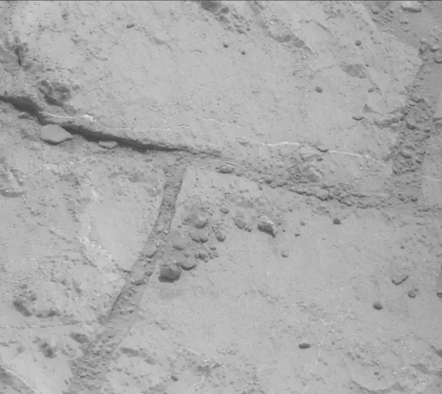 Sol 200: Mast Camera (Mastcam)