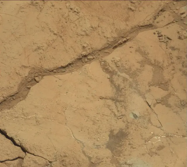 Sol 200: Mast Camera (Mastcam)