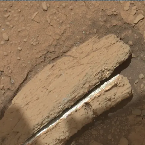 Sol 231: Mars Hand Lens Imager (MAHLI)