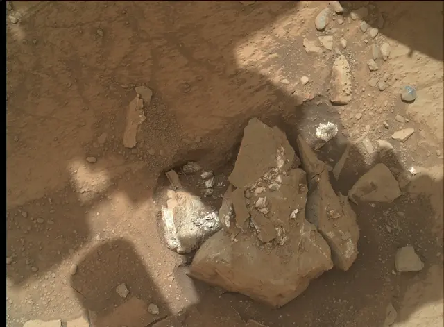 Sol 231: Mars Hand Lens Imager (MAHLI)