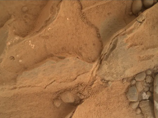 Sol 270: Mars Hand Lens Imager (MAHLI)
