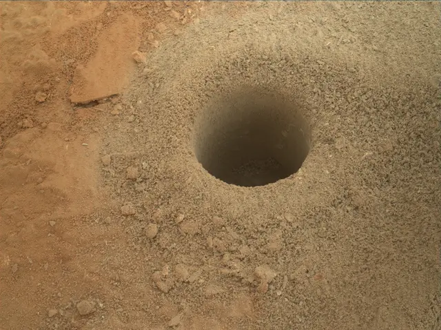 Sol 270: Mars Hand Lens Imager (MAHLI)