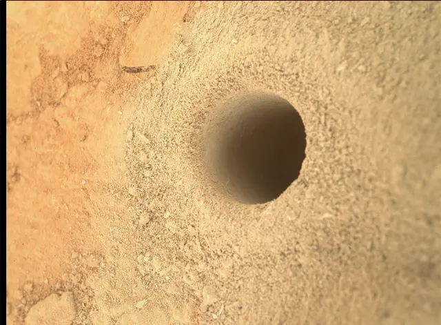 Sol 270: Mars Hand Lens Imager (MAHLI)