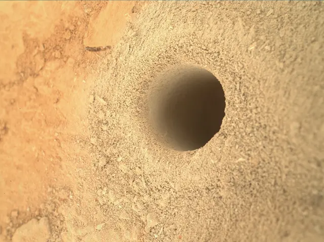 Sol 270: Mars Hand Lens Imager (MAHLI)