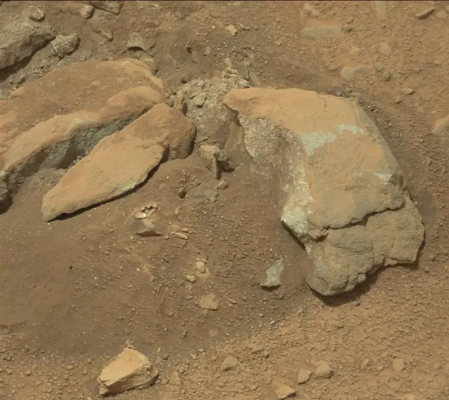 Sol 271: Mast Camera (Mastcam)