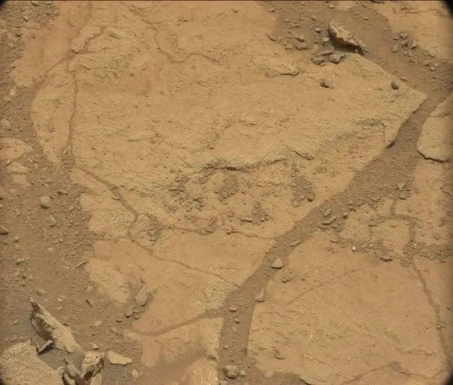 Sol 272: Mast Camera (Mastcam)