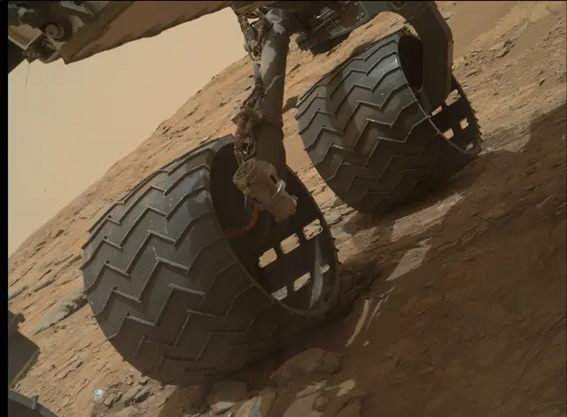 Sol 275: Mars Hand Lens Imager (MAHLI)
