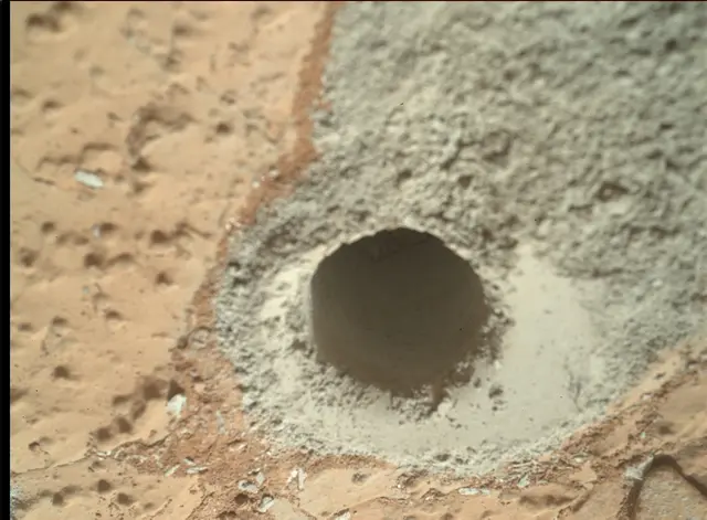 Sol 279: Mars Hand Lens Imager (MAHLI)