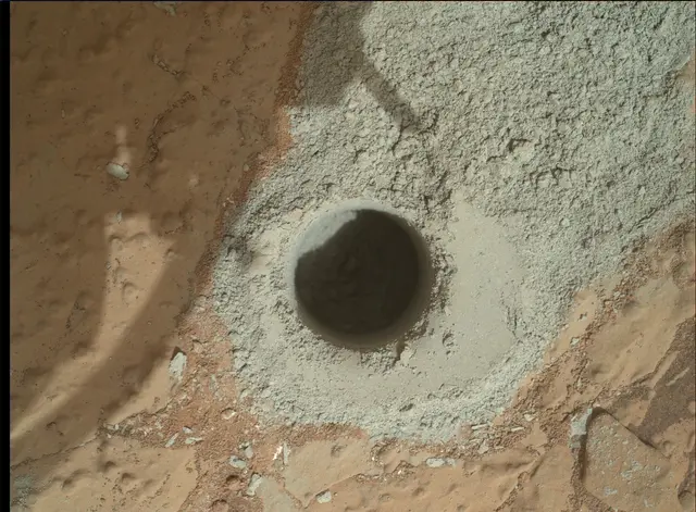 Sol 279: Mars Hand Lens Imager (MAHLI)