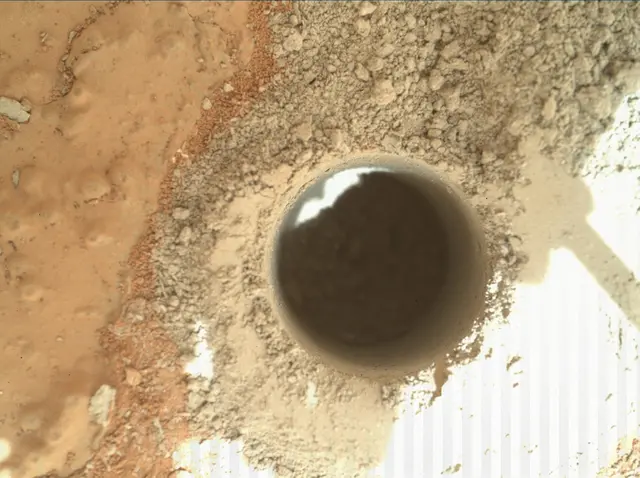 Sol 279: Mars Hand Lens Imager (MAHLI)