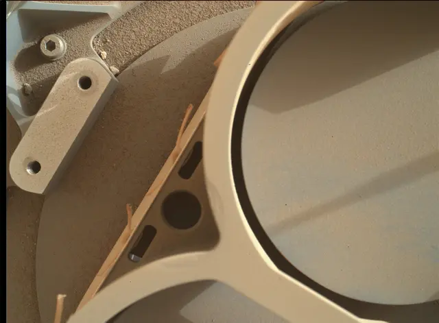 Sol 282: Mars Hand Lens Imager (MAHLI)