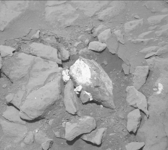 Sol 285: Mast Camera (Mastcam)