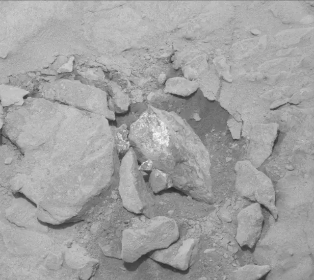 Sol 285: Mast Camera (Mastcam)
