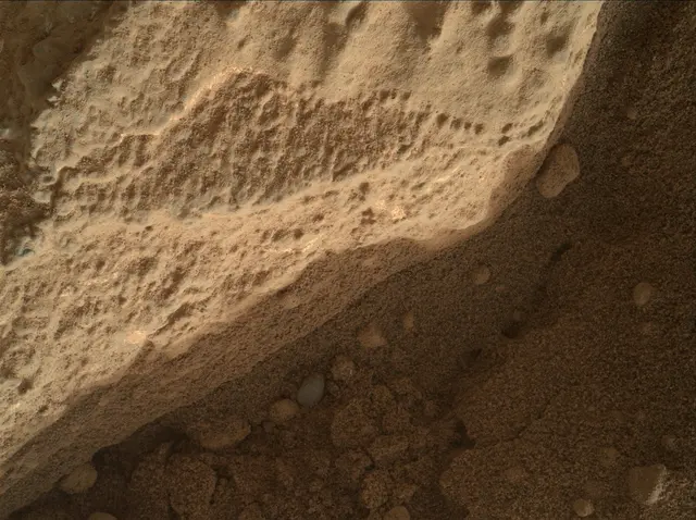 Sol 292: Mars Hand Lens Imager (MAHLI)