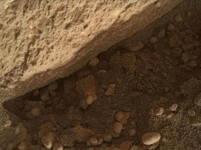 Sol 292: Mars Hand Lens Imager (MAHLI)