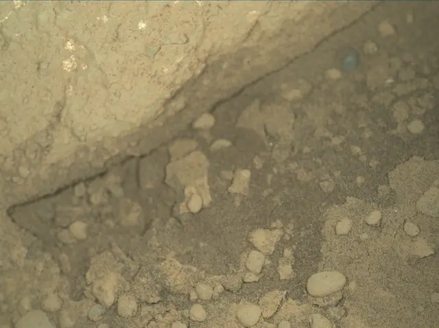 Sol 292: Mars Hand Lens Imager (MAHLI)