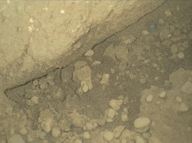 Sol 292: Mars Hand Lens Imager (MAHLI)