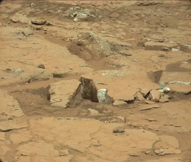 Sol 298: Mast Camera (Mastcam)