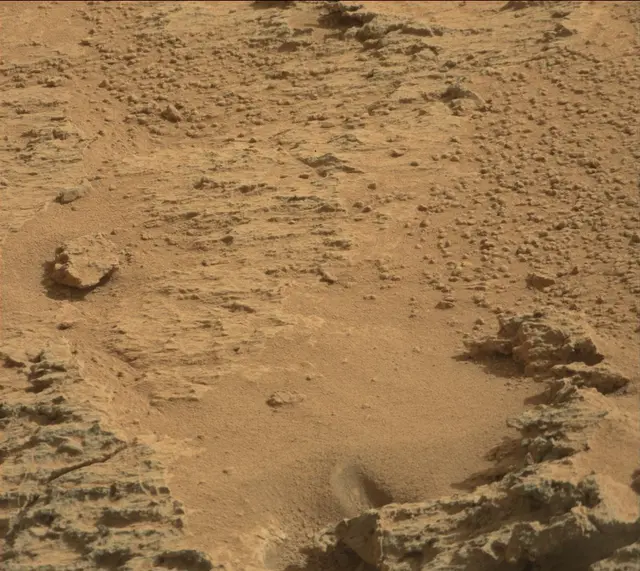 Sol 303: Mast Camera (Mastcam)