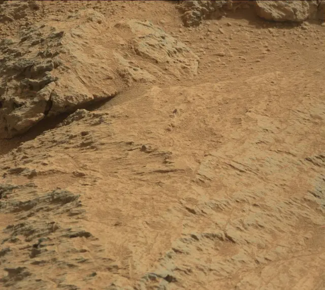 Sol 303: Mast Camera (Mastcam)