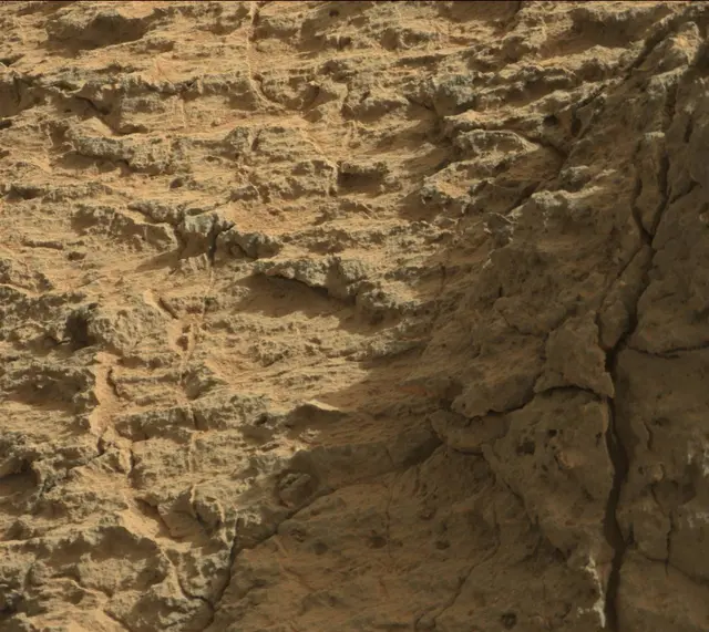 Sol 303: Mast Camera (Mastcam)